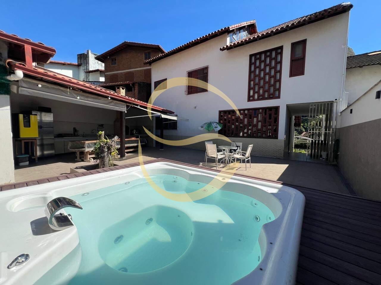Casa Alto Padrão à Venda em Fradinhos | Vitória/ES | 328,67 m² | 4 Quartos