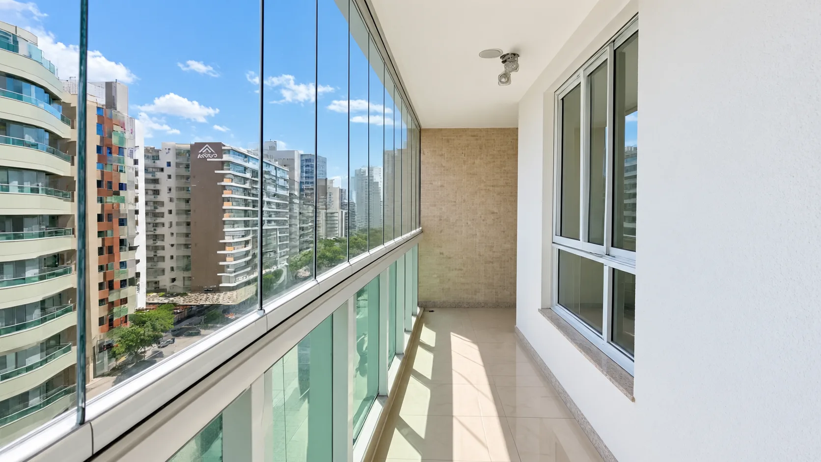 2 quartos com suite andar alto e frente com 2 vagas em Itapua, foto 1 de 5